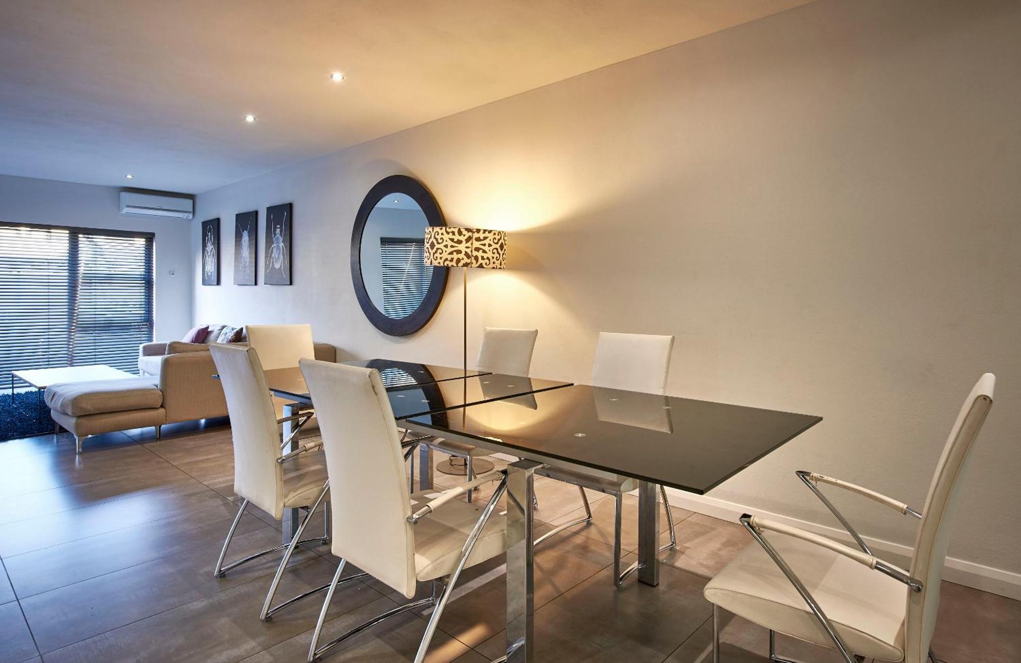Dynasty Forest Sandown Serviced Apartments & Self Catering Hotel Йоханнесбург Номер фото