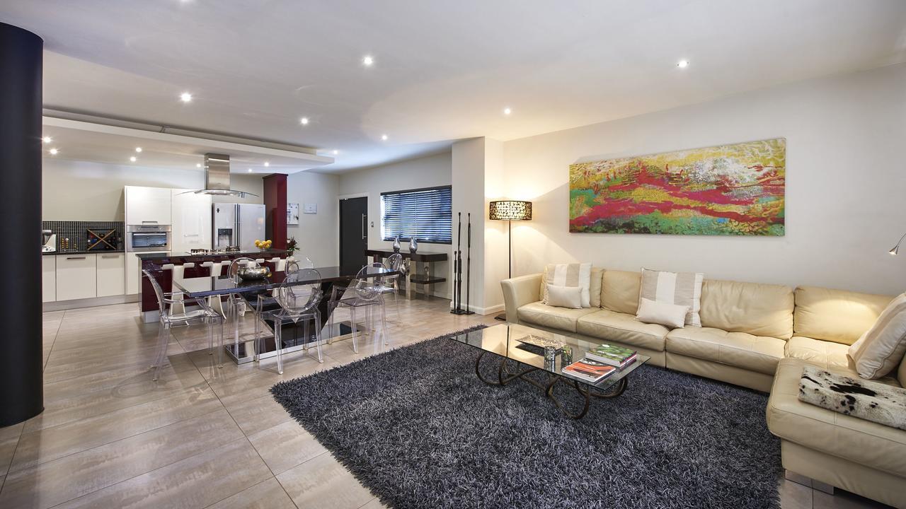 Dynasty Forest Sandown Serviced Apartments & Self Catering Hotel Йоханнесбург Экстерьер фото