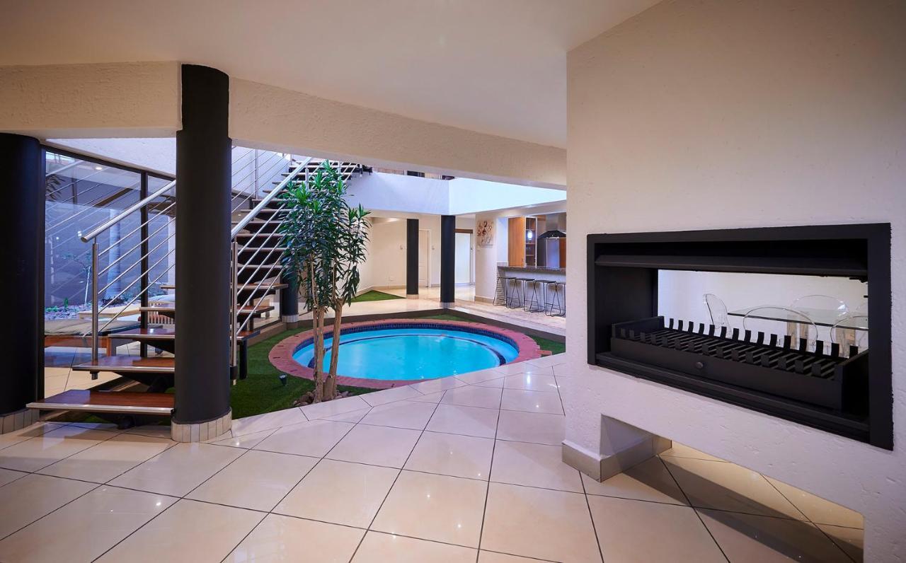 Dynasty Forest Sandown Serviced Apartments & Self Catering Hotel Йоханнесбург Экстерьер фото